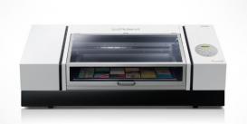 Roland представляет новый компактный принтер VersaUV LEF2-300