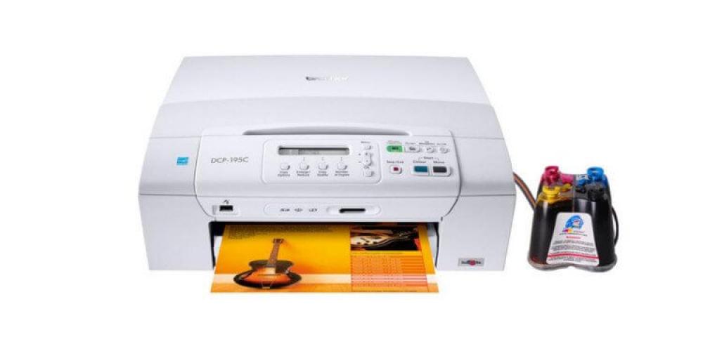 изображение МФУ Brother DCP-195C с СНПЧ и чернилами - изображение 1